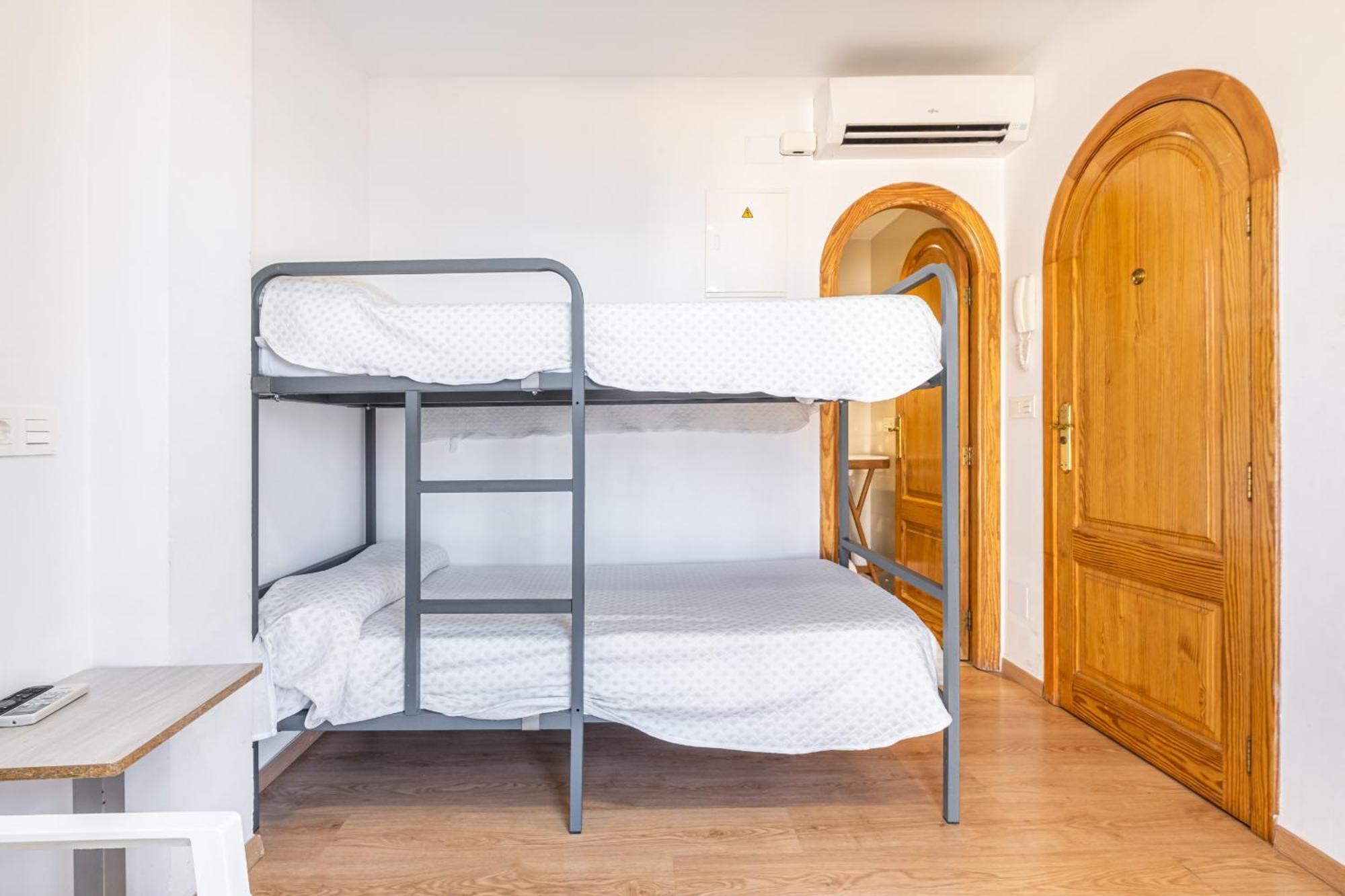 Apartamentos El Castell Benidorm Old-Town Room photo